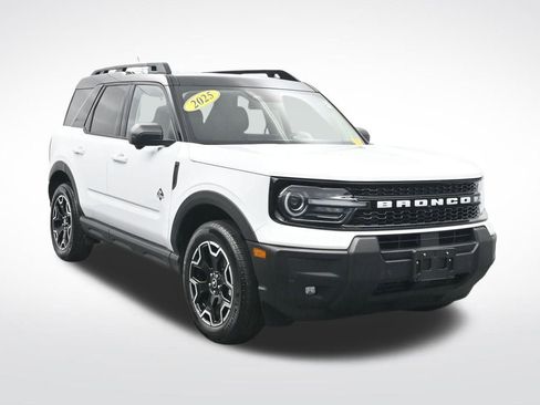 Used 2025 Ford Bronco Sport Outer Banks w/ Outer Banks Tech Package+ image 3