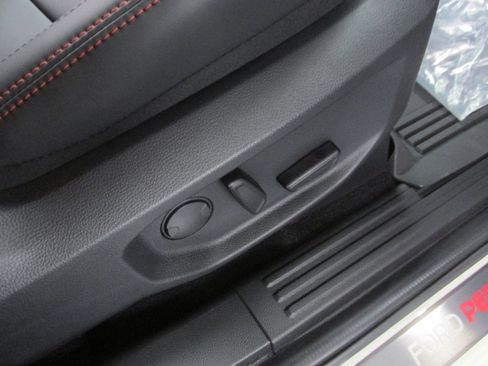 New 2025 Ford Ranger Raptor image 25