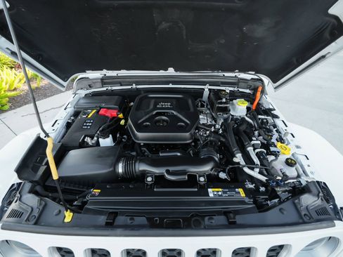 Used 2023 Jeep Wrangler Unlimited Sahara w/ Cold Weather Group image 43