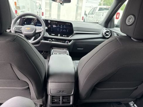 New 2026 Chevrolet Equinox LT w/ LPO, Floor Liner Package AWD/4WD image 14