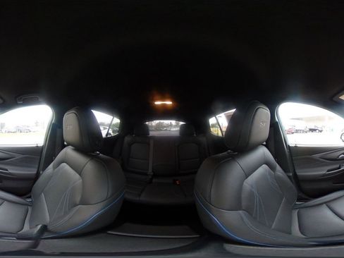 Used 2025 Buick Envista Sport Touring image 40