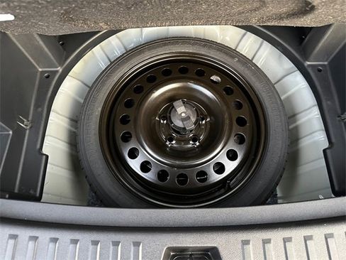 Used 2025 Chevrolet Equinox LT image 32