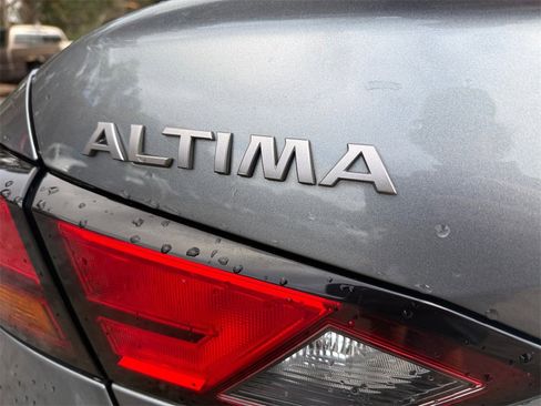 Used 2023 Nissan Altima 2.5 SV image 17
