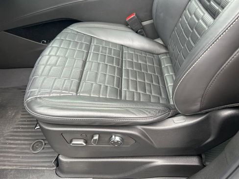 Used 2024 Cadillac Escalade Sport Platinum w/ LPO, ONYX Package image 21