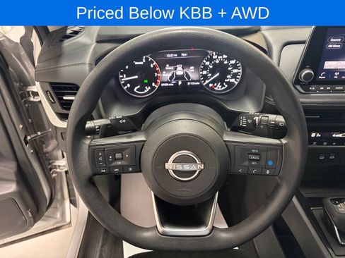 Used 2024 Nissan Rogue SV AWD/4WD image 10