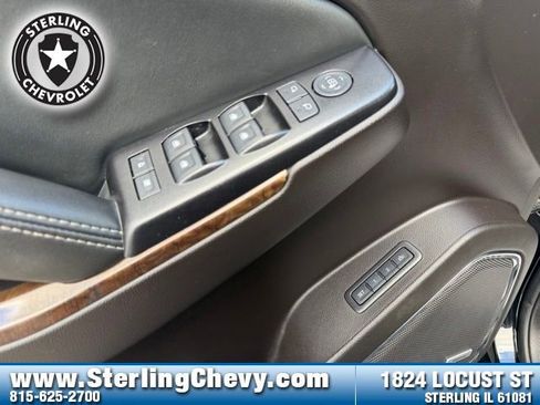 Used 2016 Chevrolet Suburban LT RWD image 18