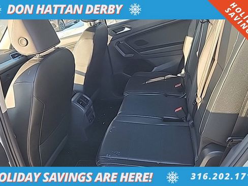 Used 2021 Volkswagen Tiguan SE image 3