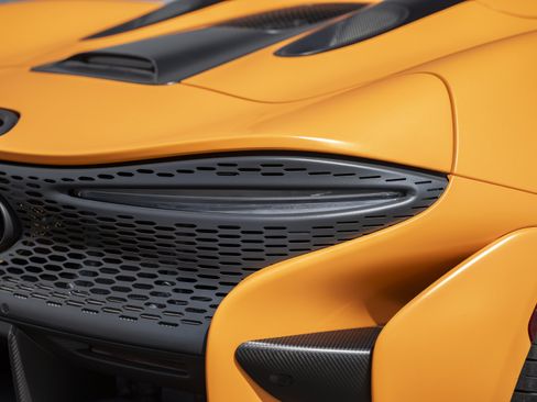 Used 2021 McLaren Elva RWD image 11