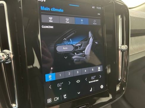 Used 2025 Volvo XC40 B5 Core image 20