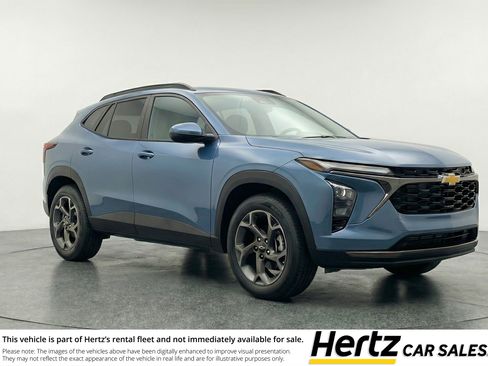 Used 2025 Chevrolet Trax LT w/ LT Convenience Package image 1