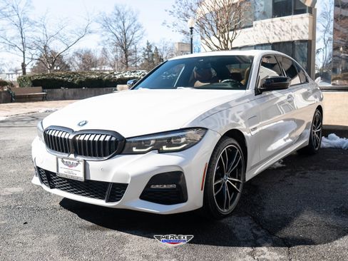 Used 2022 BMW 330e xDrive w/ M Sport Package image 3
