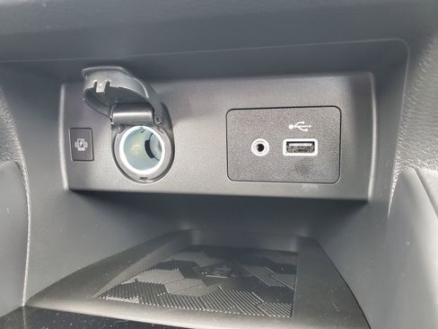 New 2025 Nissan Versa SV w/ Trunk Package FWD image 30
