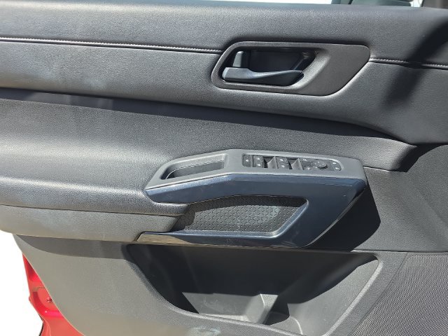 Used 2024 Nissan Pathfinder SV FWD image 27