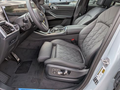 New 2026 BMW X5 xDrive40i w/ M Sport Package AWD/4WD image 15