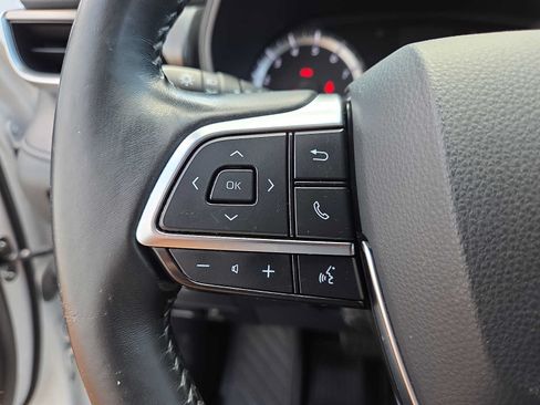 Used 2021 Toyota Highlander LE AWD/4WD image 21