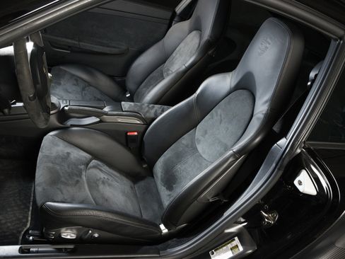 Used 2011 Porsche 911 GT2 RS RWD image 5
