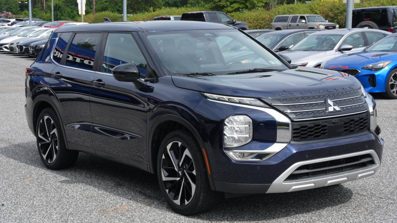 Used 2022 Mitsubishi Outlander SE AWD/4WD image 3