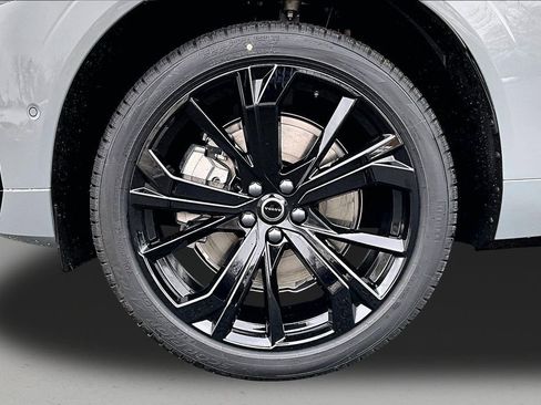 New 2026 Volvo XC60 B5 Ultra w/ Climate Package image 13