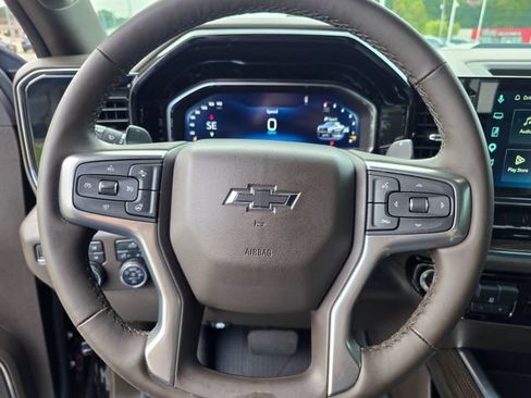 Used 2025 Chevrolet Silverado 1500 LT Trail Boss w/ Convenience Package II AWD/4WD image 29