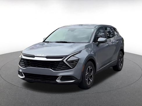 Used 2025 Kia Sportage LX image 7