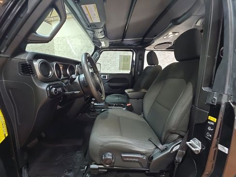 Used 2021 Jeep Wrangler Sport image 14