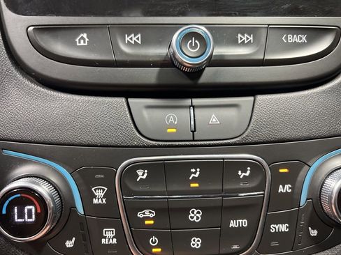 Used 2023 Chevrolet Malibu LT image 34