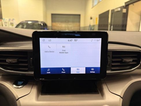 Used 2023 Ford Explorer XLT w/ Equipment Group 202A AWD/4WD image 14