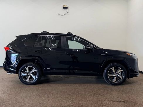 Used 2024 Toyota RAV4 SE w/ Weather & Moonroof Package AWD/4WD image 8