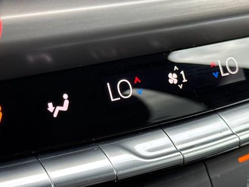 Used 2024 Cadillac XT4 Premium Luxury image 29