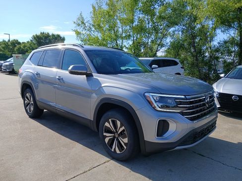 New 2026 Volkswagen Atlas SE FWD image 7