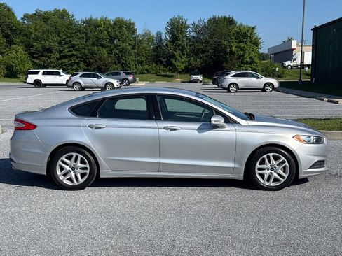 Used 2016 Ford Fusion SE FWD image 8
