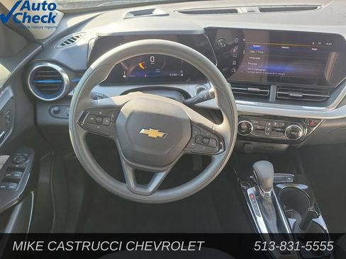 Used 2024 Chevrolet Trax LT FWD image 11