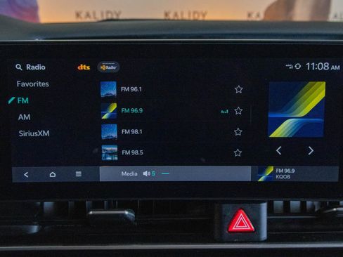 Used 2025 Kia Carnival SX Prestige image 9