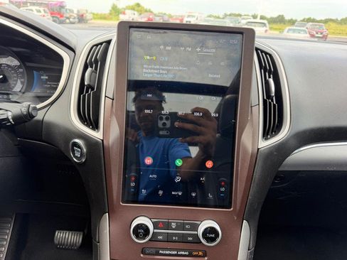 Used 2021 Ford Edge SEL w/ Convenience Package AWD/4WD image 16