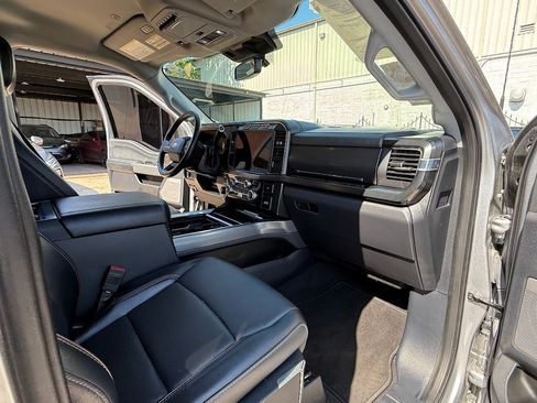 Used 2024 Ford F250 Lariat w/ Chrome Package AWD/4WD image 18