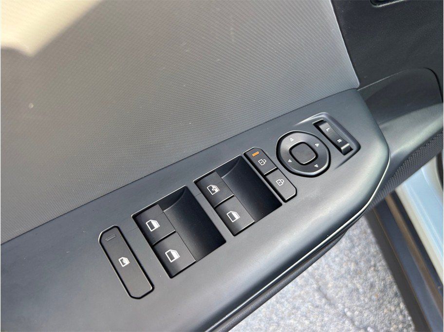 Used 2025 Kia K4 FWD image 19