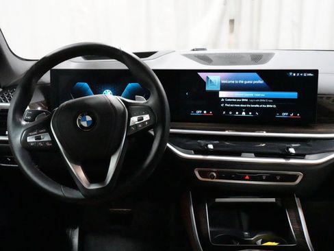 Certified 2024 BMW X5 xDrive40i w/ Premium Package AWD/4WD image 3
