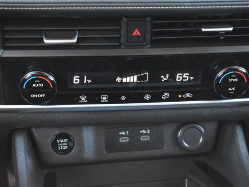 Used 2025 Nissan Rogue SV image 9