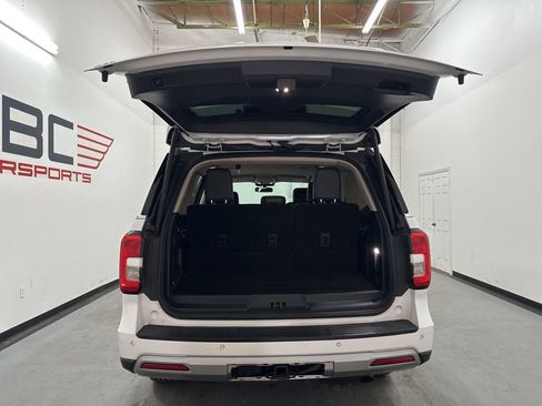 Used 2024 Ford Expedition XLT RWD image 17