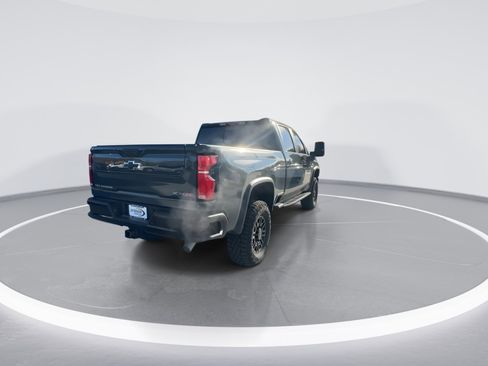 Used 2025 Chevrolet Silverado 2500 ZR2 w/ Technology Package image 10