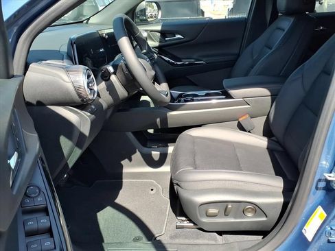 New 2027 Chevrolet Equinox LT w/ Convenience Package II FWD image 16
