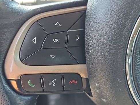 Used 2017 Jeep Renegade Limited AWD/4WD image 14