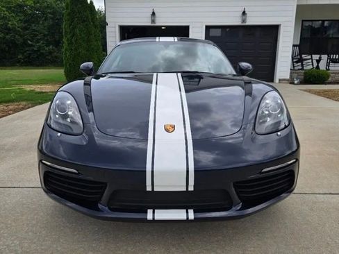 Used 2021 Porsche 718 Cayman RWD image 2