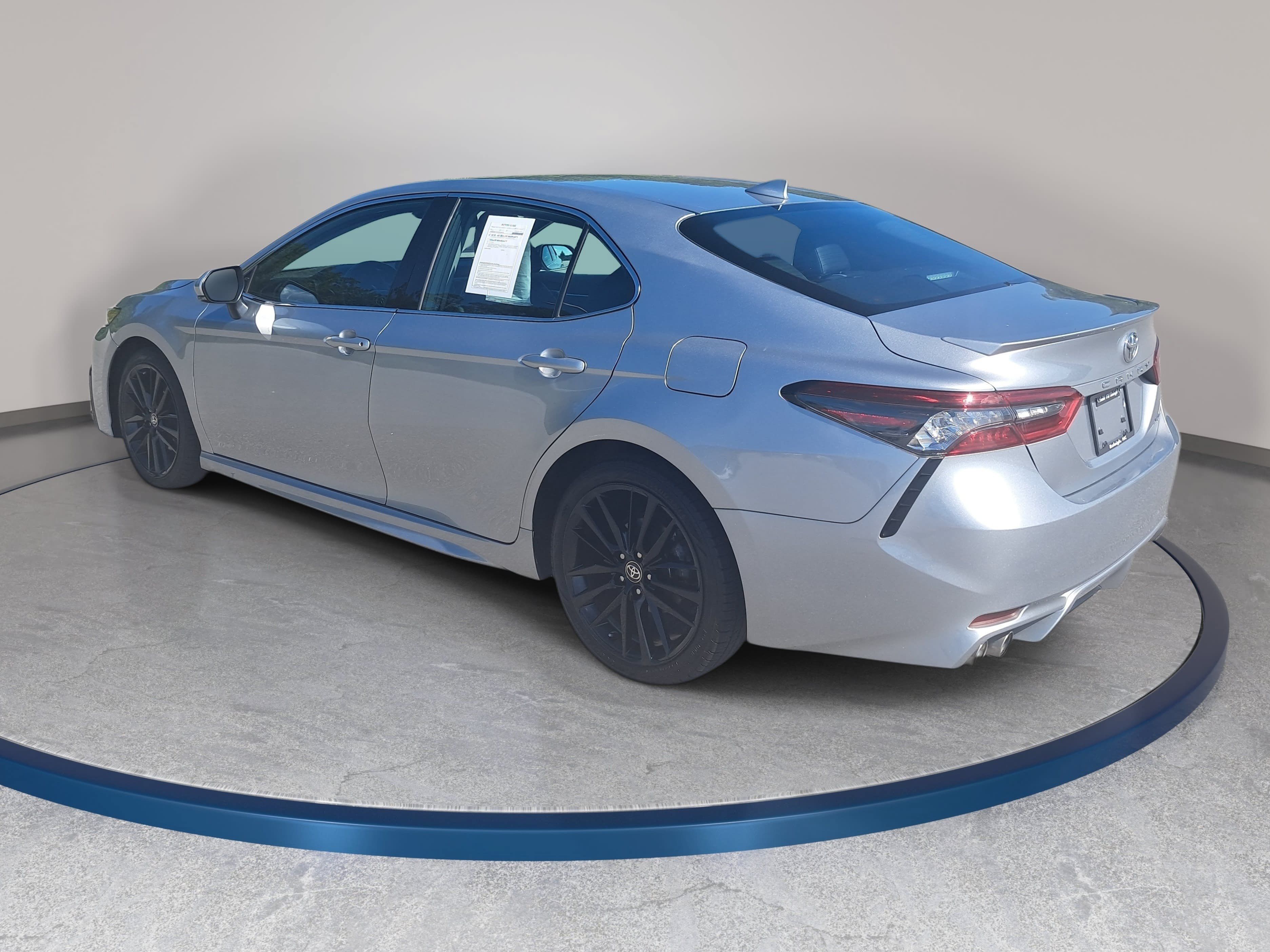 Used 2022 Toyota Camry XSE FWD image 7