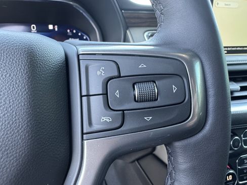 Used 2022 Chevrolet Suburban Premier AWD/4WD image 39