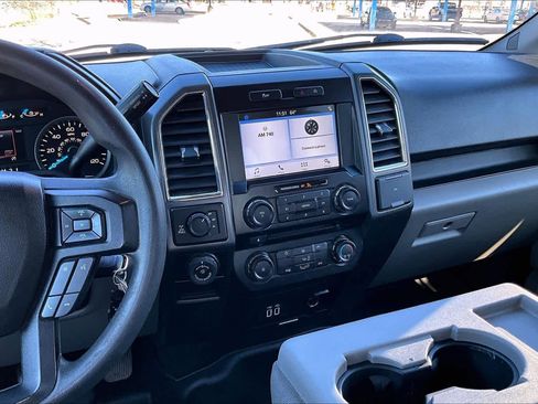 Used 2017 Ford F150 XLT w/ Trailer Tow Package image 6