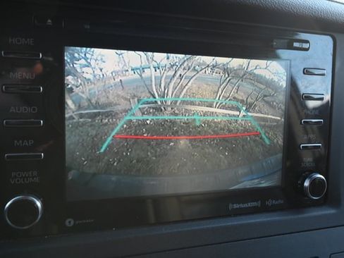 Used 2018 Toyota Sienna XLE Premium image 11