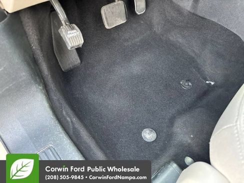 Used 2018 Ford Explorer XLT w/ Equipment Group 201A AWD/4WD image 24