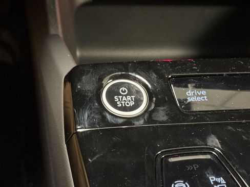 New 2025 Audi Q6 e-tron Premium Plus image 22