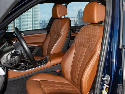 Used 2023 BMW X5 M50i w/ Executive Package image 6